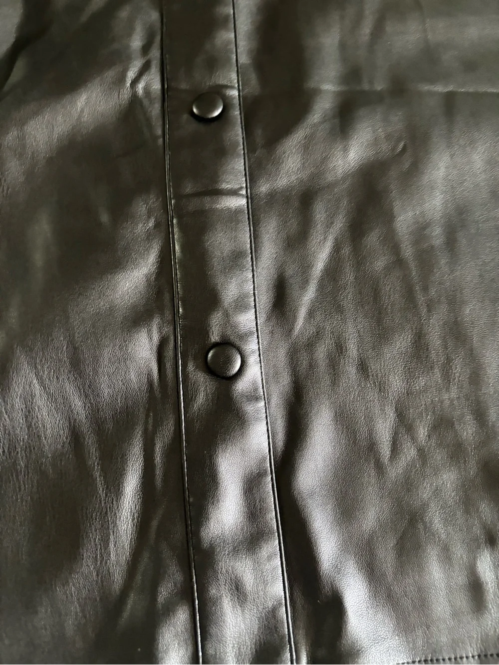 Faux Leather Pencil Skirt in Black_5
